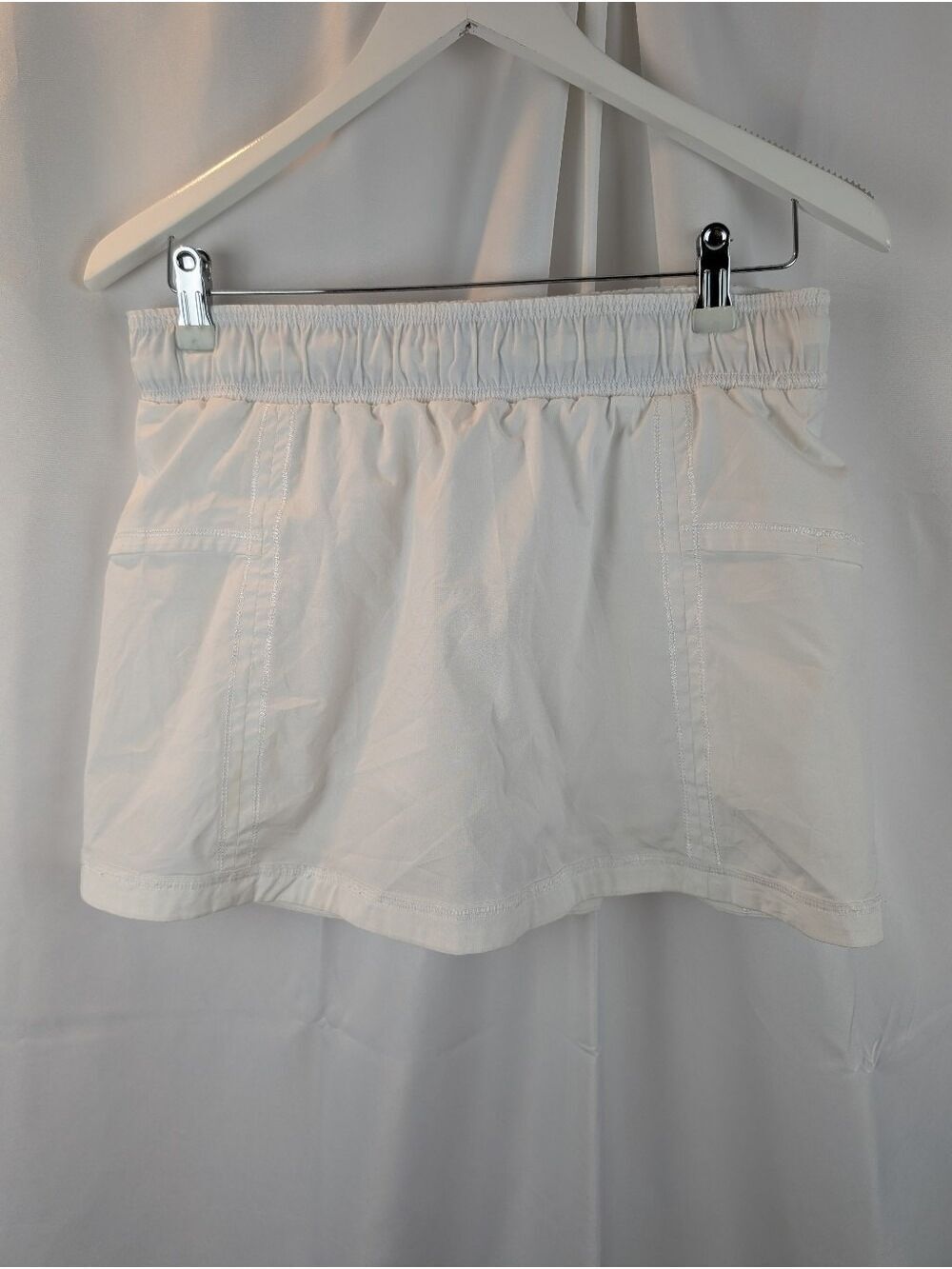 lululemon athletica White Athletic Skirt Size 6 In VGUC